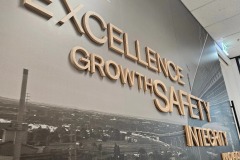 Stilcon-Excellence-wall-wrap-and-3D-letters-02